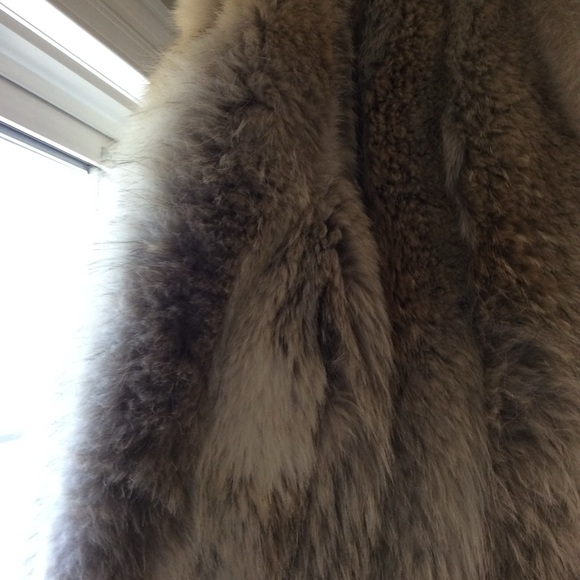 Coyote Fur - Full Length Coat - Picture 8 of 16